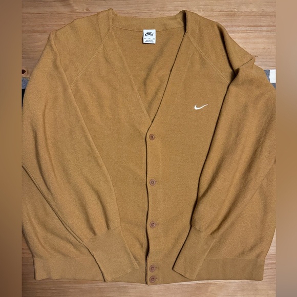 NIKE | Cardigan - Picture 2 of 3